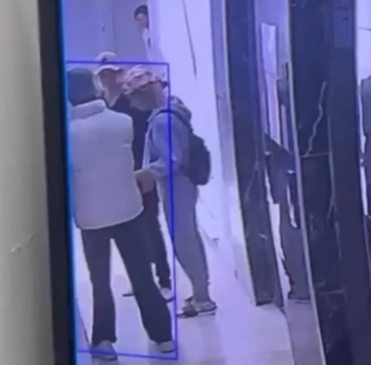 hırsızlar daireye girmeye çalışıyor